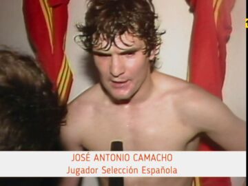 "¿Esteroides? Las cervezas que me tomé tras el partido": Camacho recuerda con Mamen Mendizábal la histórica goleada a Malta en 'Anatomía de...'