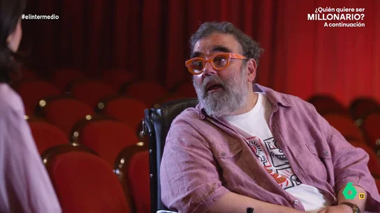 Bob Pop pone en valor el papel de los cuidadores: "Se habla muy poco de ellos y se piensa muy poco también" El periodista acaba de estrenar en Madrid la obra 'Hablar no sirve para nada'. "Meto mucho ruido solo para hablar de lo que me importa y, en esta obra, hablo sobre eso", le cuenta a Inés Rodríguez.