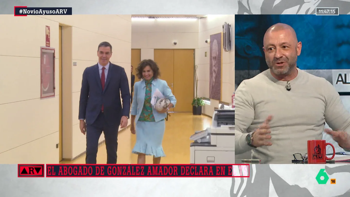 Rafa López, tras la declaración del abogado de González Amador en el TS: "Cuando tu propio abogado está confesando un delito, se te caen los pilares de tu propio relato" Rafa López, tras la declaración del abogado de González Amador en el TS: "Cuando tu propio abogado está confesando un delito, se te caen los pilares de tu propio relato"