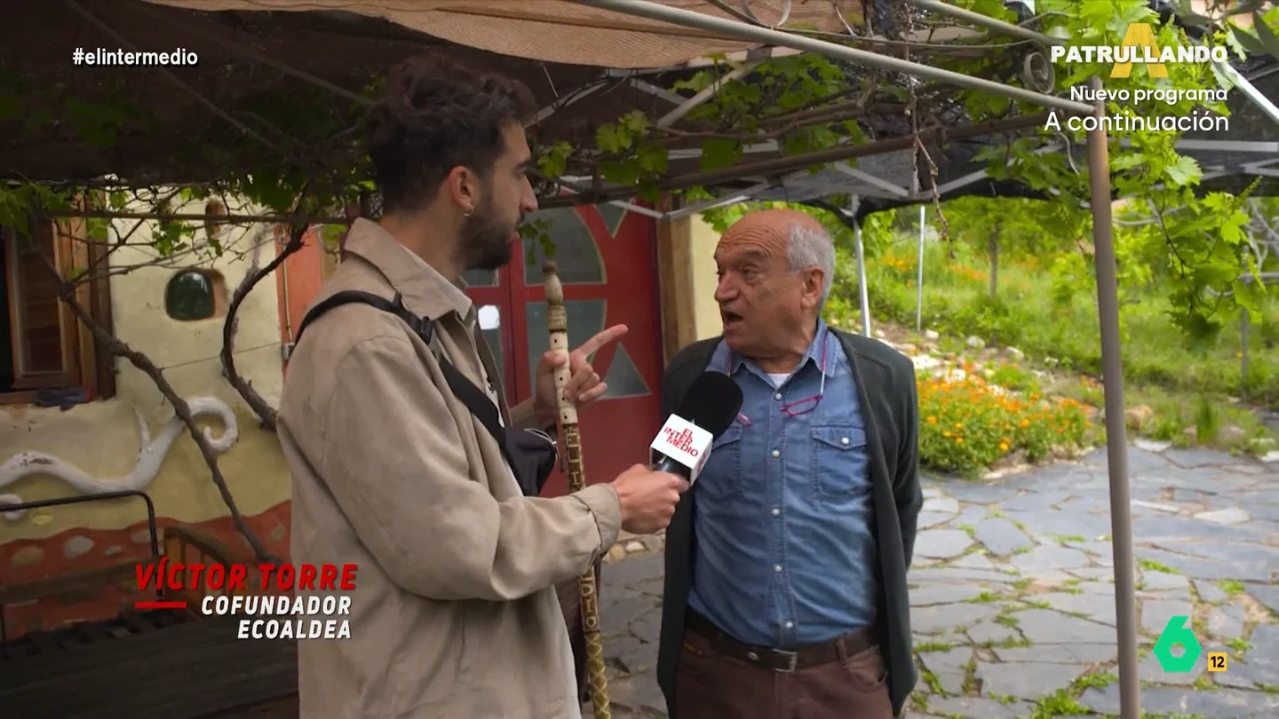 "Compostar, ser poliamoroso y respetar las creencias": estos son los 'requisitos' para vivir en la ecoaldea de Valdepiélagos "Compostar, ser poliamoroso y respetar las creencias": estos son los 'requisitos' para vivir en la ecoaldea de Valdepiélagos