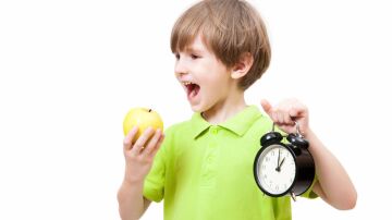 Un estudio revela que la hora de la comida influye en la salud metabólica infantil