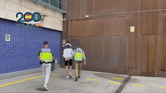 Sin consentimiento y con cámara oculta: la fórmula del detenido para grabar y vender vídeos de mujeres en Barcelona La investigación se inició a principioSin consentimiento y con cámara oculta: la fórmula del detenido para grabar y vender vídeos de mujeres en Barcelonas del mes de abril tras la denuncia de una de las víctimas, cuyo video acumulaba más de 700.000 visitas en una conocida red social
