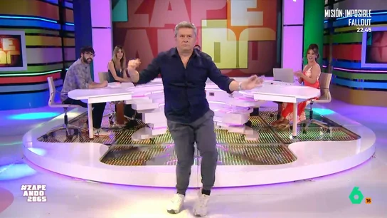 Miki Nadal regresa a Zapeando y baila 'Espresso Macchiato': "¿Esta le ganó a Melody o no?" Carmen 'la Marchosa' no es la única que ha versionado el baile de Tommy Cash para su canción 'Espresso Macchiato'. También se ha atrevido Miki Nadal, que en este vídeo lo da todo.