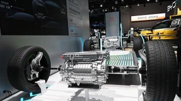 Bateria de un BYD conectada a una estaci&oacute;n de recarga