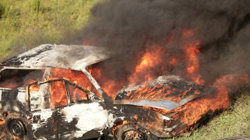 Coche en llamas