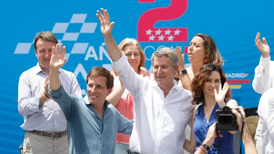 Feijóo junto a Ayuso y a Almeida Feijóo junto a Ayuso y a Almeida