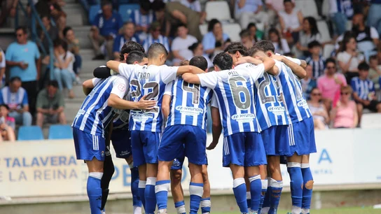 Los jugadores del CF Talavera, concentrados antes del partido contra el Torrent CF. Los jugadores del CF Talavera, concentrados antes del partido contra el Torrent CF.