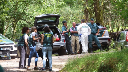 La Guardia Civil investiga si los cuerpos calcinados de Campo de Lameiro pertenecen a una pareja: él habría sido condenado por maltrato La Guardia Civil investiga si los cuerpos calcinados de Campo de Lameiro pertenecen a una pareja: él habría sido condenado por maltrato
