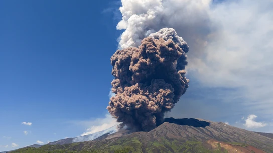 El volcán Etna entra en erupción en junio de 2025. El volcán Etna entra en erupción en junio de 2025.