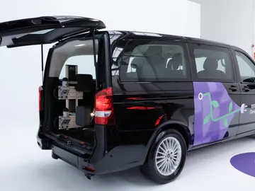 Un vehículo de la empresa Cabify que está habilitado para llevar a usuarios en silla de ruedas Un vehículo de la empresa Cabify que está habilitado para llevar a usuarios en silla de ruedas