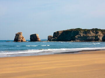 Playa de "las dos gemelas" de Hendaya, en Francia