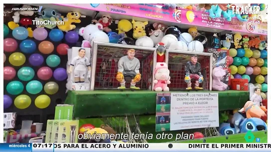 Los trucos de los juegos de la feria, al descubierto: "Vengo de disparar armas reales en EEUU, no me esperaba fallar seis tiros a un metro" Los trucos de los juegos de la feria, al descubierto: "Vengo de disparar armas reales en EEUU, no me esperaba fallar seis tiros a un metro"