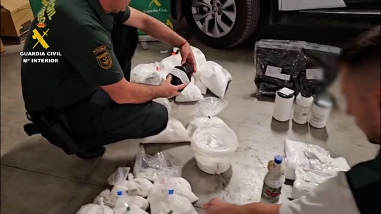 Detenido en un pueblo de Almería por fabricar más de 150 kilos de explosivos en el garaje de su domicilio Detenido en un pueblo de Almería por fabricar más de 150 kilos de explosivos en el garaje de su domicilio