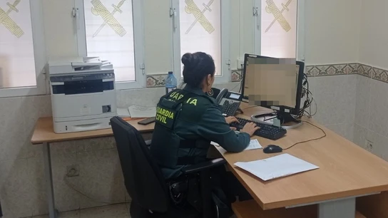 Agente de la Guardia Civil en tareas de investigación Agente de la Guardia Civil en tareas de investigación