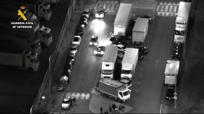 La Guardia Civil desmantela una "red de carreras ilegales" en polígonos industriales en Pontevedra.