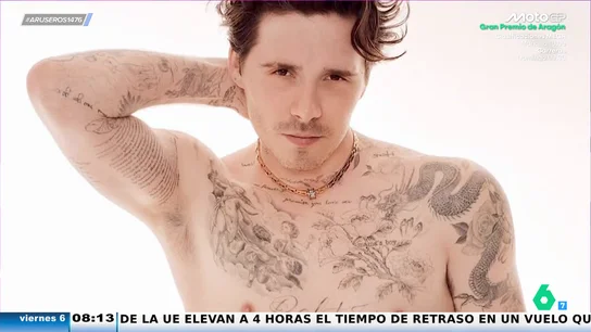 Brooklyn Beckham se borra un tatuaje dedicado a su madre en plena crisis familiar: así reacciona Victoria Beckham Brooklyn Beckham se borra un tatuaje dedicado a su madre en plena crisis familiar: así reacciona Victoria Beckham
