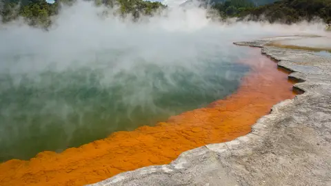 Champagne Pool (Wai O Tapu, Nueva Zelanda) Champagne Pool (Wai O Tapu, Nueva Zelanda)