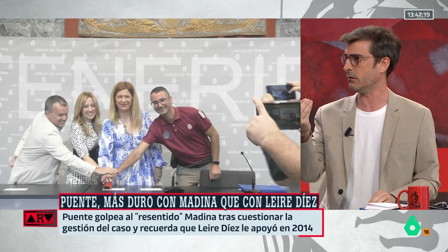 Pablo Simón, ante la falta de explicaciones del PSOE sobre Leire Díez: "O hay indicios que son ciertos, o se esconden para ver si esto escampa" Pablo Simón, ante la falta de explicaciones del PSOE sobre Leire Díez: "O hay indicios que son ciertos, o se esconden para ver si esto escampa"
