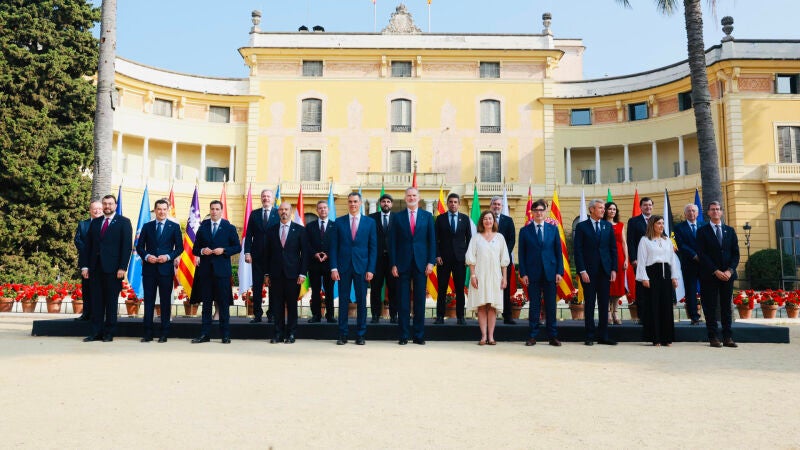 Foto de familia en la XXVIII Conferencia de Presidentes celebrada en Barcelona