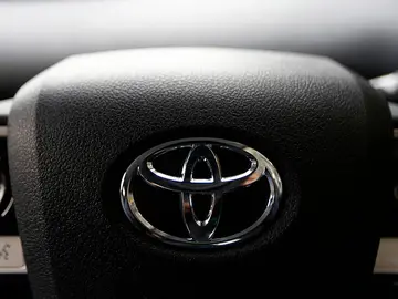 Volante de un vehículo de la marca Toyota Volante de un vehículo de la marca Toyota