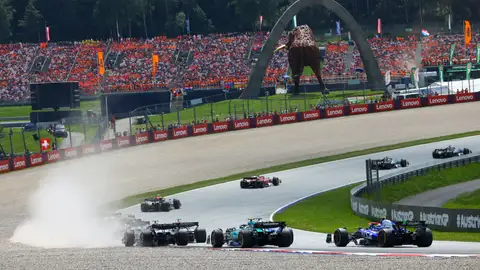Óscar Piastri tocando la grava del Red Bull Ring con su McLaren en la carrera de la temporada pasada Óscar Piastri tocando la grava del Red Bull Ring con su McLaren en la carrera de la temporada pasada