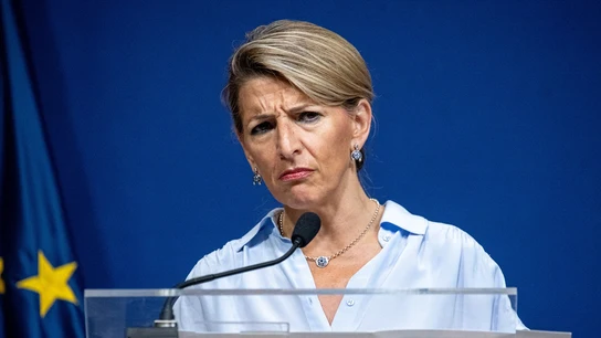 La vicepresidenta segunda y ministra de Trabajo y Economía Social, Yolanda Díaz, durante una rueda de prensa, en el Ministerio de Trabajo y Economía Social La vicepresidenta segunda y ministra de Trabajo y Economía Social, Yolanda Díaz, durante una rueda de prensa, en el Ministerio de Trabajo y Economía Social