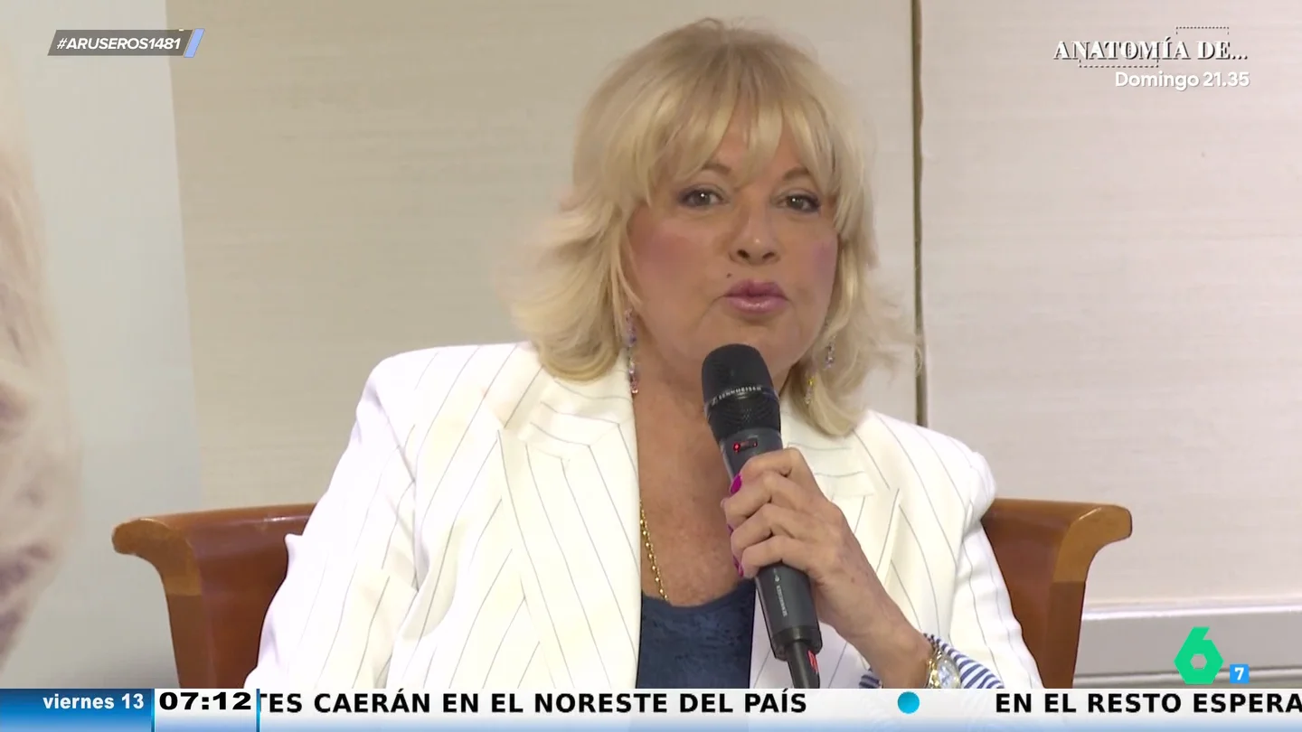 La dedicatoria que Bárbara Rey escribiría al rey emérito si le firmara sus memorias: "La canción esta de 'si tú eres mi hombre'" La dedicatoria que Bárbara Rey escribiría al rey emérito si le firmara sus memorias: "La canción esta de 'si tú eres mi hombre'"