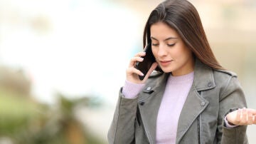 Hablar por teléfono