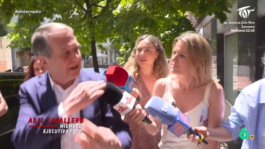 Abel Caballero evita las preguntas de Andrea Ropero: "Ya dije lo que tenía que decir, todas las declaraciones para allí" Andrea Ropero se enfrentaba hoy al silencio de la mayoría de la ejecutiva del PSOE antes y después del Comité Ejecutivo Federal tras el informe de la UCO sobre Santos Cerdán. "Sorprendente, con la cantidad de preguntas que hay", comenta.