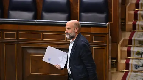 El diputado del BNG Néstor Rego en la sesión plenaria del Congreso de los Diputados El diputado del BNG Néstor Rego en la sesión plenaria del Congreso de los Diputados