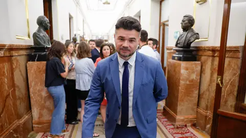 El portavoz de ERC en el Congreso, Gabriel Rufián, en los pasillos del Congreso El portavoz de ERC en el Congreso, Gabriel Rufián, en los pasillos del Congreso