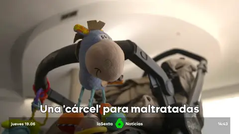 De huir de su agresor a vivir otro infierno en la casa de acogida: "La dinámica en el centro era muy parecida a la que viví con mi maltratador" De huir de su agresor a vivir otro infierno en la casa de acogida: "La dinámica en el centro era muy parecida a la que viví con mi maltratador"