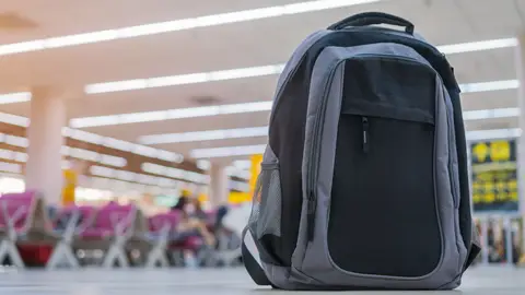 Mochila en el aeropuerto Mochila en el aeropuerto