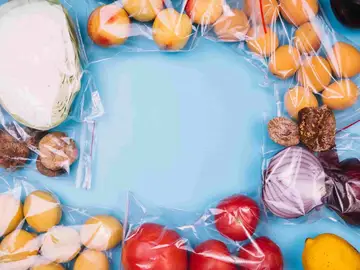 Una nueva plataforma revela cómo llegan los microplásticos a los alimentos Una nueva plataforma revela cómo llegan los microplásticos a los alimentos