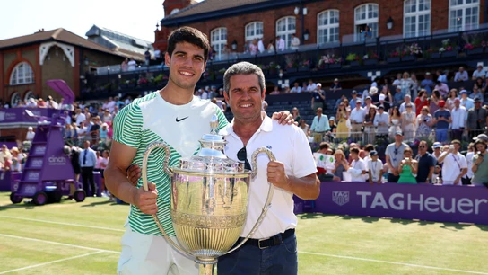 Carlos Alcaraz junto a su padre en Queens Carlos Alcaraz junto a su padre en Queens