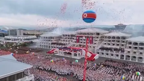 Kim Jong-un inaugura su gran complejo turístico 'al estilo Benidorm' para intentar atraer a los extranjeros a Corea del Norte Kim Jong-un inaugura su gran complejo turístico 'al estilo Benidorm' para intentar atraer a los extranjeros a Corea del Norte