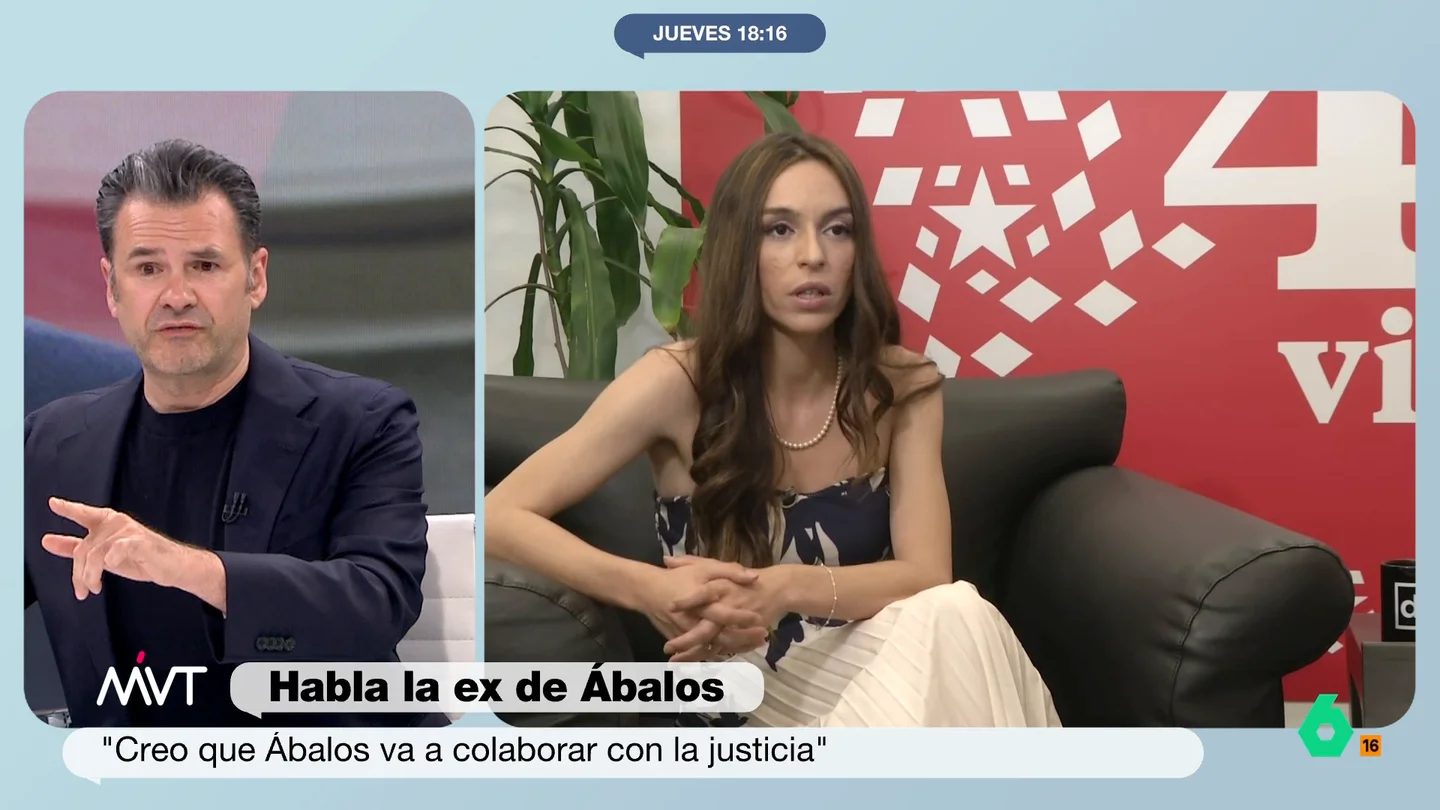 Iñaki López alucina con la entrevista de la ex de Ábalos: "Esto es mejor que las películas de sobremesa de Antena 3" En una entrevista, la exnovia de José Luis Ábalos, Andrea de la Torre, afirmaba seguir enamorada del exministro y confesaba haberle ofrecido irse a vivir fuera de España. Bea de Vicente recuerda que el exministro "tiene retirado el pasaporte".