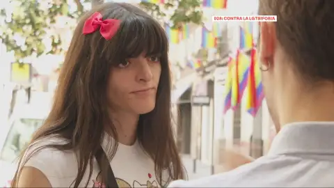 Disfrazarse de heteros para escapar del acoso: los delitos de odio por identidad u orientación sexual crecen un 14%. Disfrazarse de heteros para escapar del acoso: los delitos de odio por identidad u orientación sexual crecen un 14%.