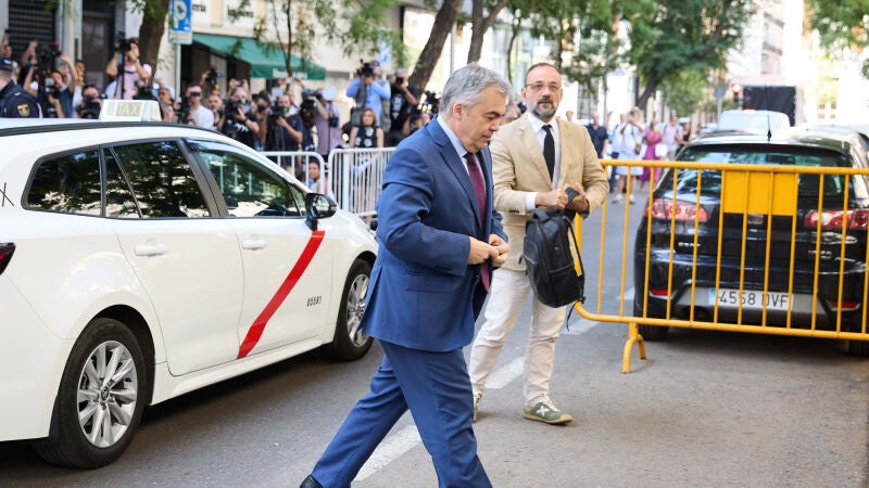 El exsecretario de Organización del PSOE Santos Cerdán, a su llegada a declarar en el Tribunal Supremo
