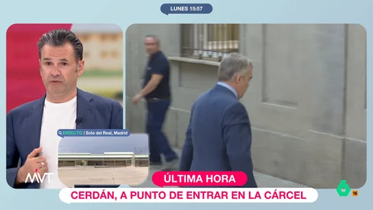 Iñaki López, al ver a Santos Cerdán saliendo de casa con una mochila: "Puede que lleve un par de mudas y un cepillo de dientes" Iñaki López, al ver a Santos Cerdán saliendo de casa con una mochila: "Puede que lleve un par de mudas y un cepillo de dientes"