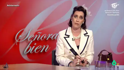 La 'señora bien', en contra de las jornadas nudistas de las piscinas: "Es alzar la vista y se te corta la digestión" En varias piscinas municipales de Madrid van a celebrar es unas jornadas nudistas en las que se podrá prescindir del bañador para disfrutar de las instalaciones y refrescarse, algo que ha indignado a la colaboradora más conservadora de El Intermedio.