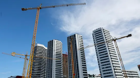 Vivienda en construcción en Bilbao en una imagen de archivo. Vivienda en construcción en Bilbao en una imagen de archivo.