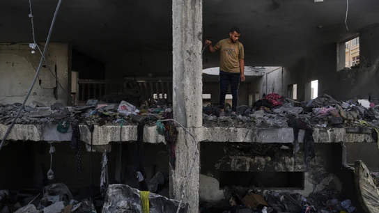 Destrucción en Gaza tras nuevos ataques israelíes, este martes. Destrucción en Gaza tras nuevos ataques israelíes, este martes.