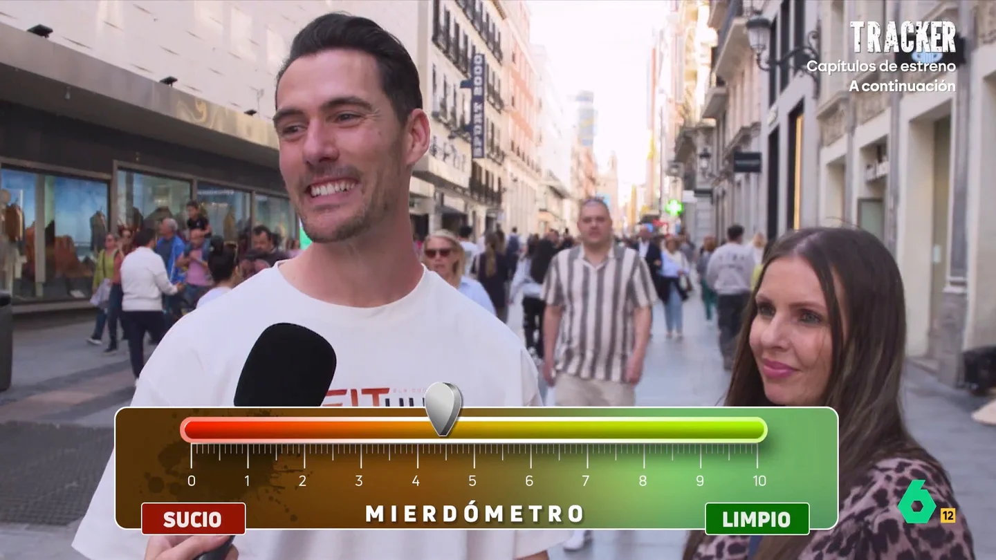 La confesión de un chico sobre cada cuánto cambia las sábanas de la cama: "Cada vez que le salen pelotillas" El Intermedio saca su 'Mierdómetro' a la calle para comprobar el grado de implicación de los hombres en las tareas domésticas. ¿Cada cuanto cambian las sábanas? ¿Y las balletas? Sus respuestas, en este vídeo.