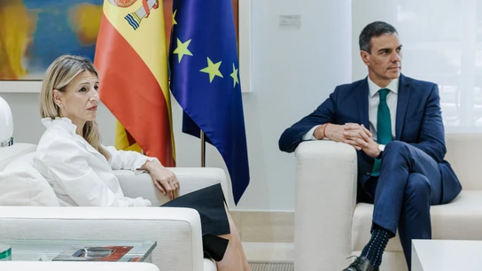 La vicepresidenta segunda, Yolanda Díaz, y el presidente del Gobierno, Pedro Sánchez, reunidos tras el estallido del caso Cerdán. La vicepresidenta segunda, Yolanda Díaz, y el presidente del Gobierno, Pedro Sánchez, reunidos tras el estallido del caso Cerdán.