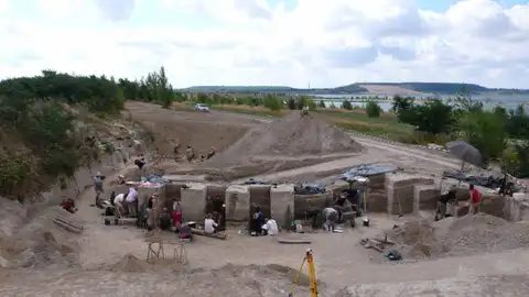 Los neandertales almacenaban grasa animal para su consumo hace 125.000 años Los neandertales almacenaban grasa animal para su consumo hace 125.000 años