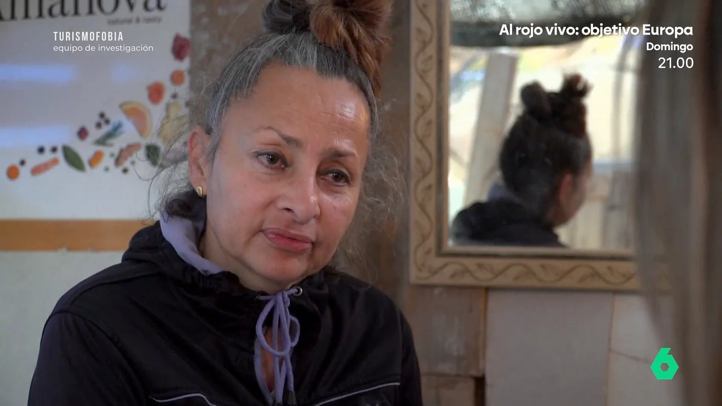 Las modestas condiciones en las que vive una camarera de piso en Canarias: "Tenemos una cocina comunitaria" Las modestas condiciones en las que vive una camarera de piso en Canarias: "Tenemos una cocina comunitaria"