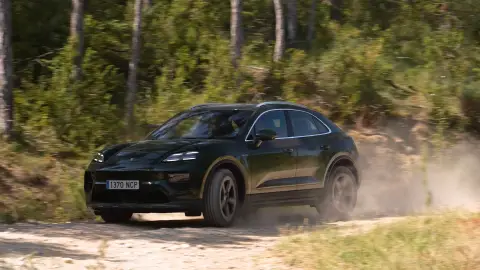 El Porsche Macan en color negro El Porsche Macan en color negro