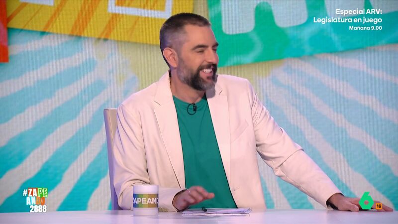 Dani Mateo confiesa que le haría ilusión que Froilán y Juan Carlos I vieran Zapeando: "Que fuera su momento nieto-abuelo"