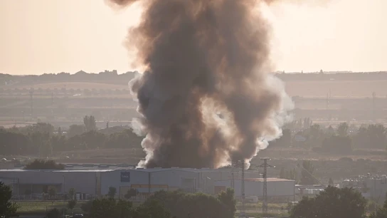 Incendio en una nave de Azuqueca de Henares. Incendio en una nave de Azuqueca de Henares.